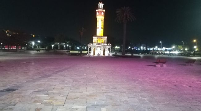 KISITLAMALARLA İZMİR SESSİZLİĞE BÜRÜNDÜ
