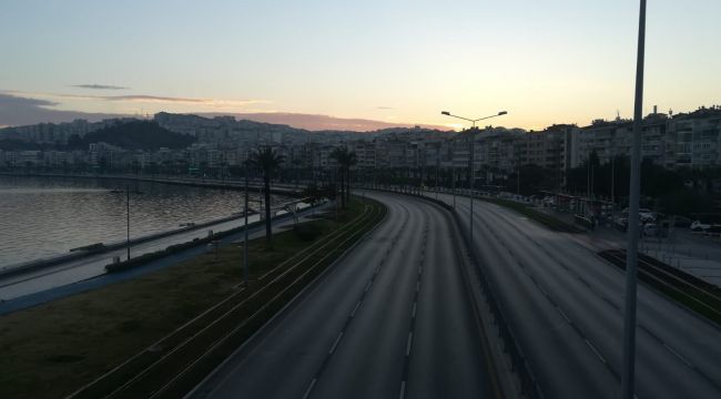 KISITLAMASININ İLK GÜNÜNDE KENTİ SESSİZLİK SARDI