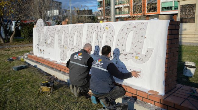 Marka şehir ‘Bergama’ ismi ilçe girişinde sergilenmeye başladı