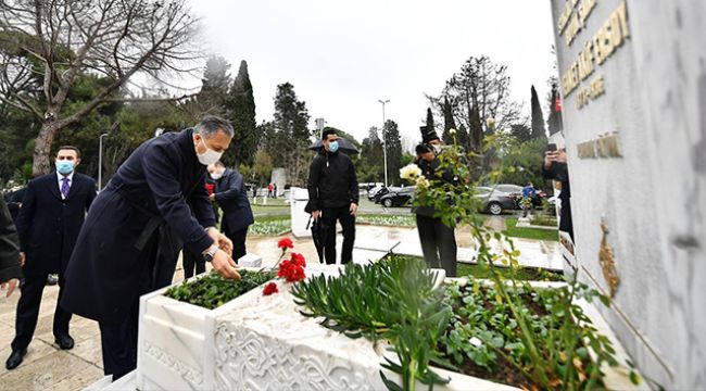Mehmet Akif Ersoy mezarı başında anıldı