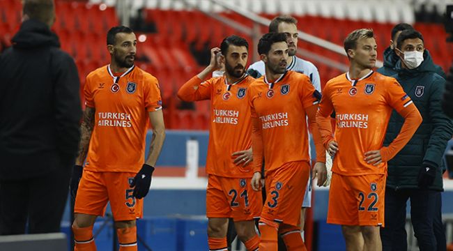 Milli futbolculardan Başakşehir'e destek