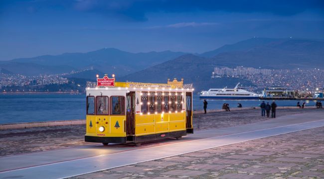 NOSTALJİK TRAMVAY YENİ YIL İÇİN SÜSLENDİ