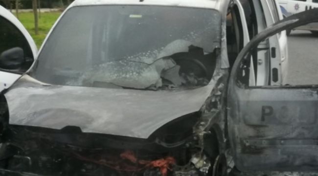 Sancaktepe'de polis aracı alev alev yandı