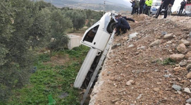 Zeytinliğe uçan kamyonetin görüntüsü şok etti