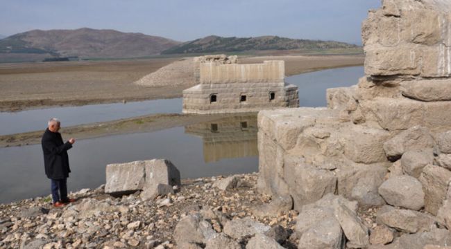 Barajda su çekildi, tarihi Hicaz Demiryolu hattı göründü