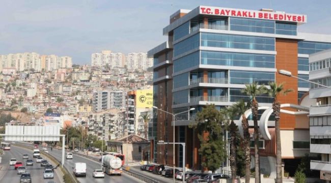 BAYRAKLI'DA FLAŞ AYRILIK !