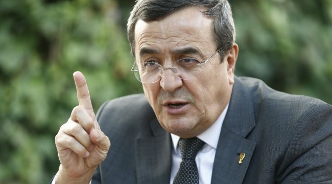  ‘BELEDİYELERİNELİNİ KOLUNU BAĞLIYORLAR’  