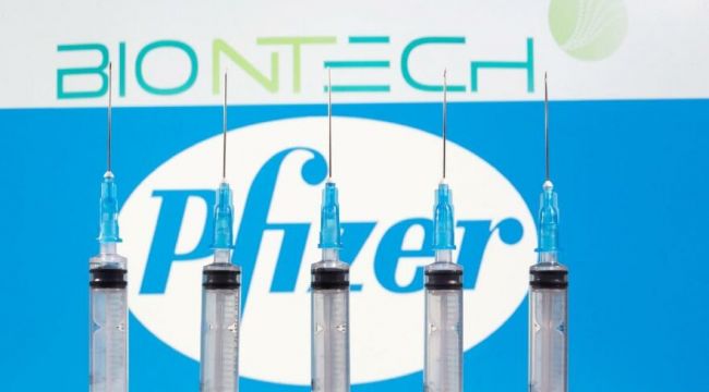 BioNTech çalışanlarını aşılıyor