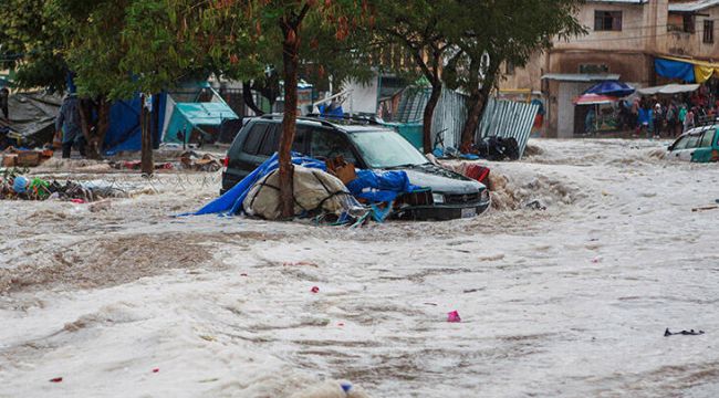 Bolivya'yı sel vurdu