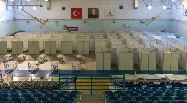 BÜYÜKŞEHİR, DÖRT OTELİN KAPILARINI EVSİZLERE AÇTI