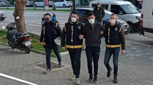 ÇEŞME'DE 5 EVE GİREN HIRSIZLIK ZANLISI YAKALANDI
