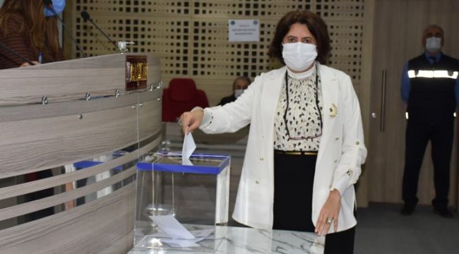 CHP'Lİ KARAKURT'TAN PERŞEMBE GÜNÜ AÇIKLAMASI