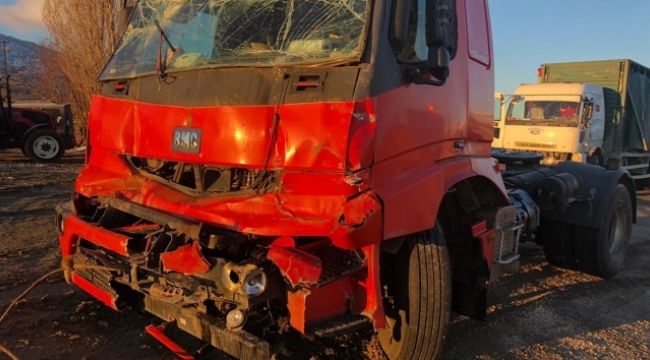 Elazığ'da zincirleme kaza 5 araç birbirine girdi