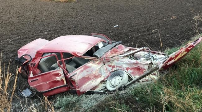 Hurdaya dönen araçtan şans eseri yaralı kurtuldu