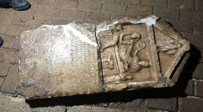 İnşaattan 2 bin yıllık mezar taşı çıktı