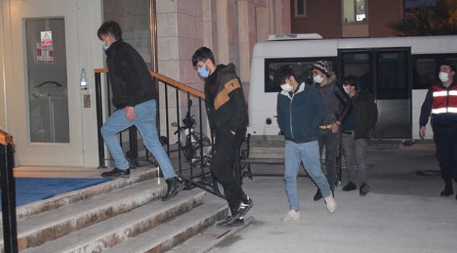 İtalya diye, Aydın'a bırakıldılar