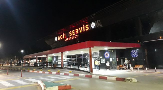 İZMİR'DE İKİ GRUP ARASINDA BIÇAKLI KAVGA