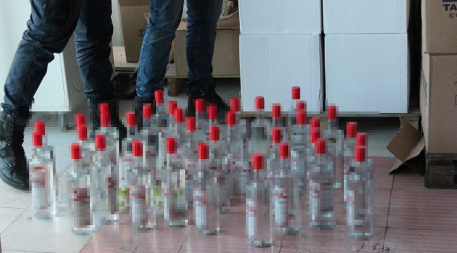 İZMİR'DE KAÇAK İÇKİ OPERASYONU