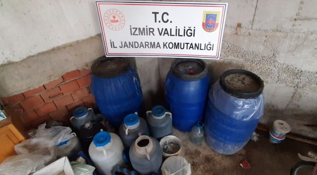 JANDARMA 600 LİTRE KAÇAK ŞARAP ELE GEÇİRDİ