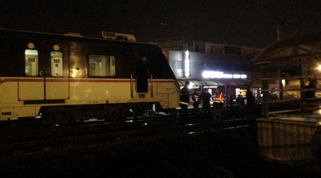 KARŞIYA GEÇMEK İSTERKEN TRENİN ALTINDA KALDI