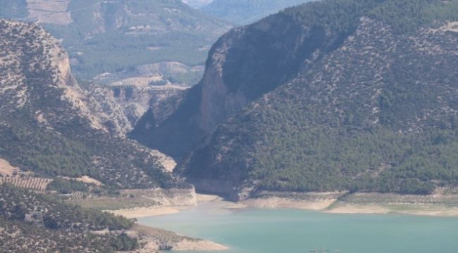 Kemer Baraj Gölü'nde su seviyesi kritik durumda