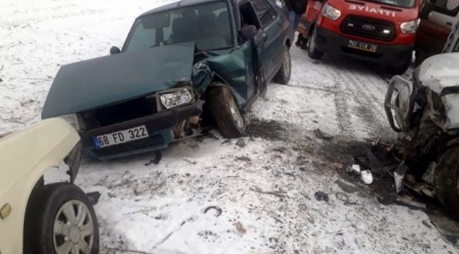 Konya'da 3 araç çarpıştı