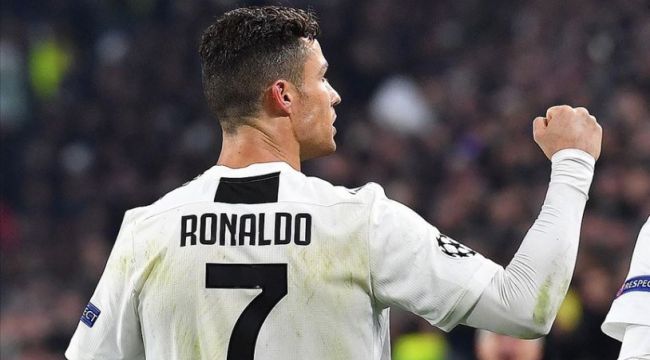Ronaldo tarihin en golcü futbolcusu oldu