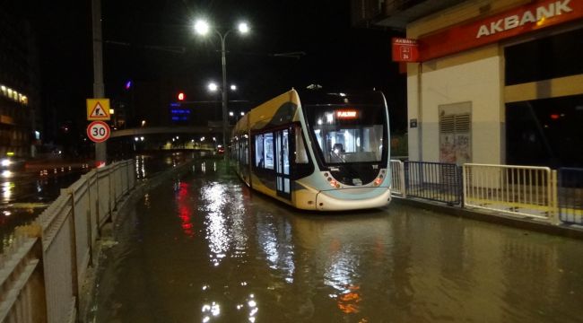 SAĞANAK YAĞIŞ NEDENİYLE BİRÇOK YERİ SU BASTI