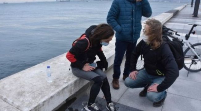 SAHİLDE KÖPEKLER DEHŞET SAÇTI!