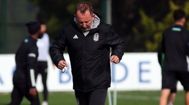 Sergen Yalçın'dan topun saha içinde kalma süresine sitem