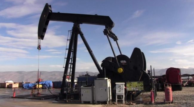 Siirt'te 12 kuyudan petrol çıkarılıyor