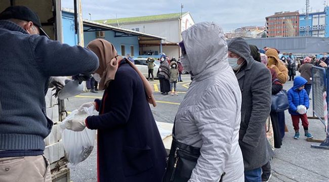 Sosyal Market'ten ihtiyaç sahiplerine 3.5 ton hamsi