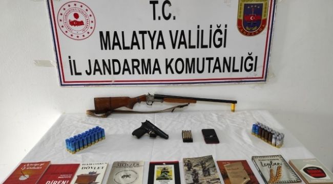 Terör örgütü propagandası yapan 2 kişiye gözaltı