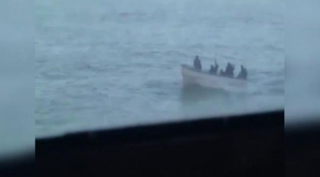 Türk mürettebatı kaçıran korsanlar ile iletişim kuruldu