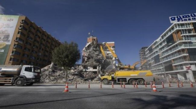 YARALI SON DEPREMZEDE TABURCU OLDU