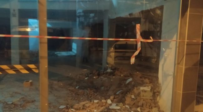 Yıkılan duvarın altında kalan işçi hayatını kaybetti