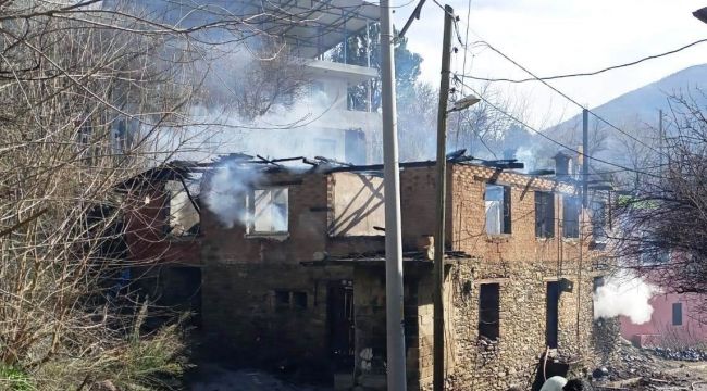 96 YAŞINDAKİ KADIN YANGINDA HAYATINI KAYBETTİ