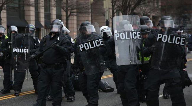 ABD polisinin, şiddet uyguladığı adam hayatını kaybetti