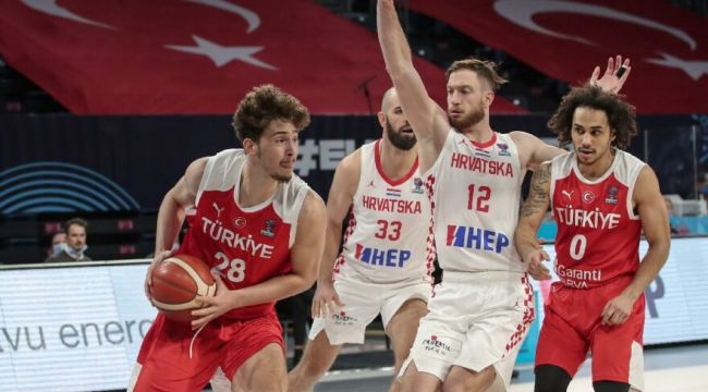 Alperen Şengün parlıyor