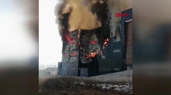 Ankara'da iş yeri deposunda yangın