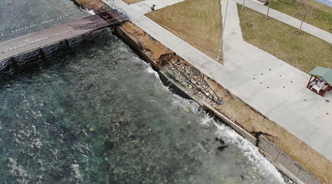 Avcılar Sahil Parkı'nda fırtına sonrası korkutan görüntü