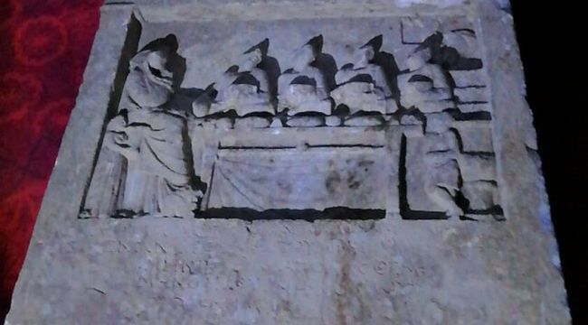 Balıkesir’de 2 bin yıllık mezar steli ele geçirildi