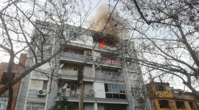 BİNADA ÇIKAN YANGIN KORKUTTU