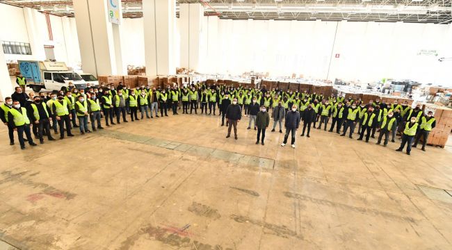 BÜYÜKŞEHİR, 90 BİN HANENİN KAPISINI ÇALDI