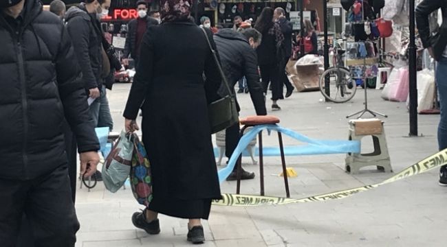 Cadde ortasında bıçaklı kavga