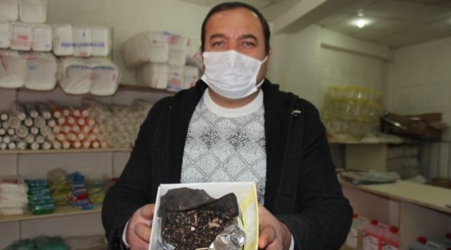 Çay paketinden hayvan gübresi çıktı