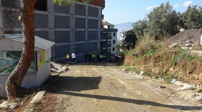 Devrilen traktörün altında kalan kişi öldü