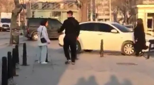 Erkek arkadaşının darp ettiği genç kızı, vatandaşlar kurtardı