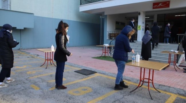Ertelenen ALES sınavı yapıldı