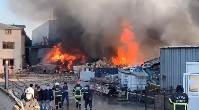 Geri dönüşüm fabrikasında yangın